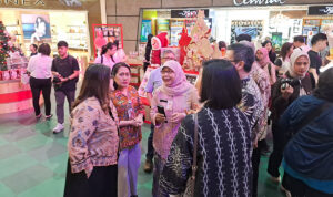 Suharini Eliawati bersama tim juri JFW 2025 melakukan penilaian